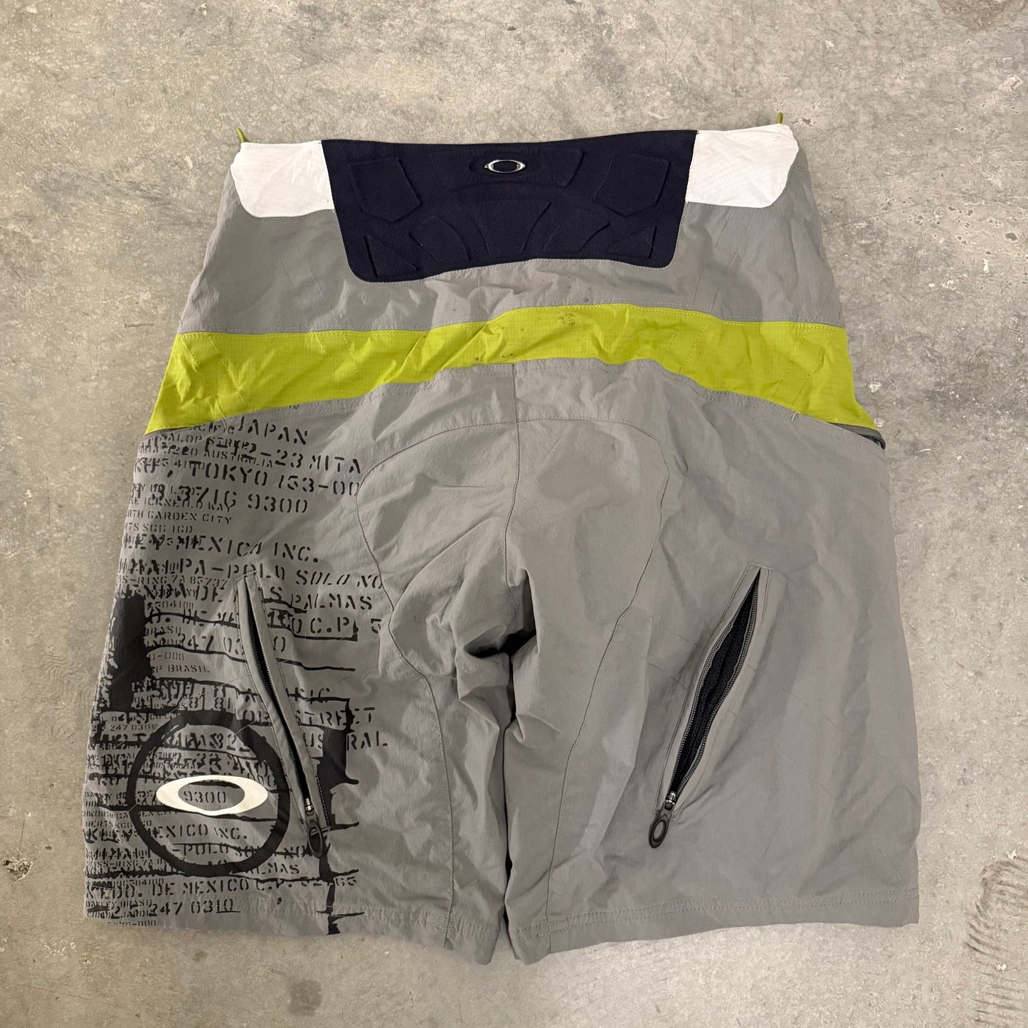Vintage Oakley Technical Shorts Large