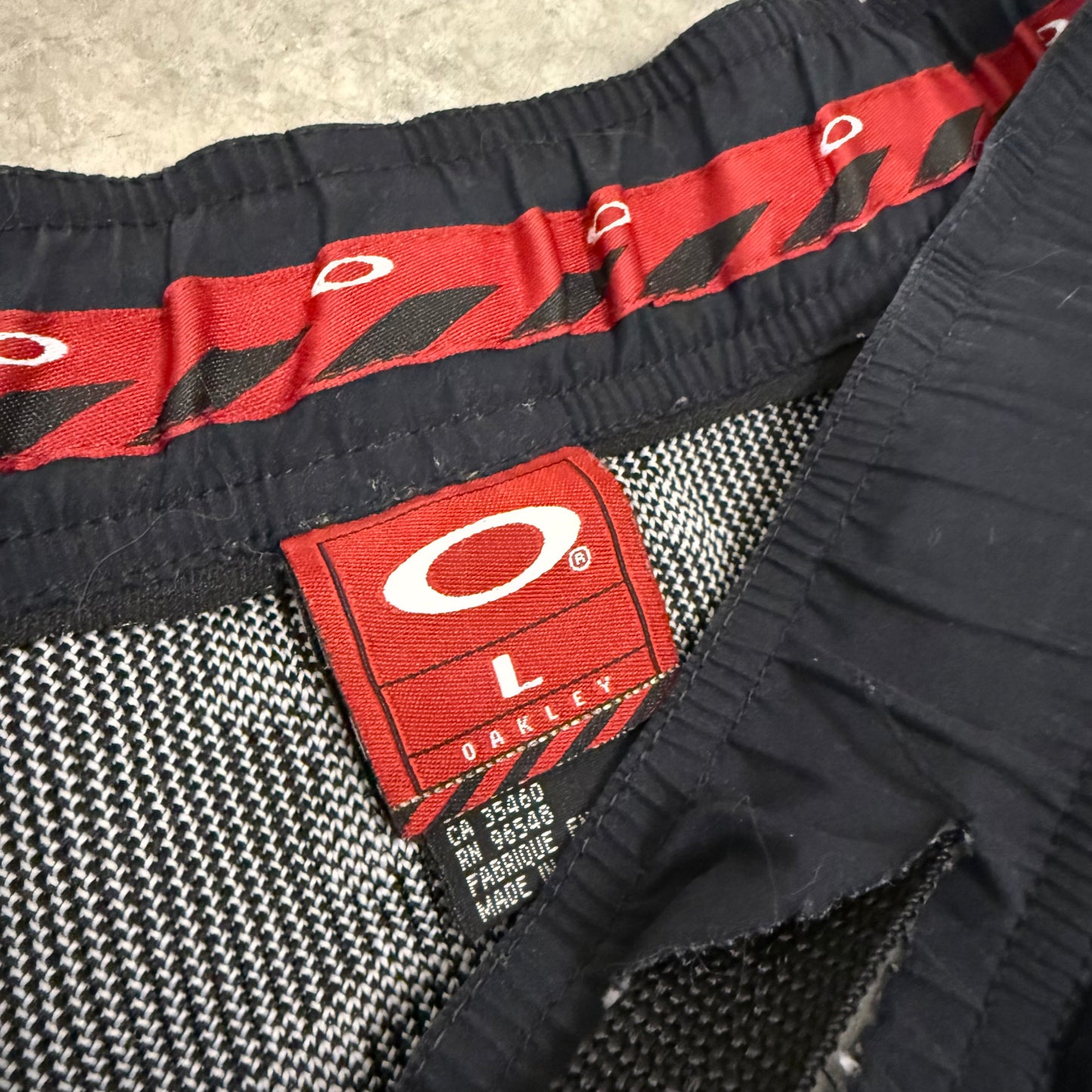 Oakley Software Skull Shorts size Large RARE
